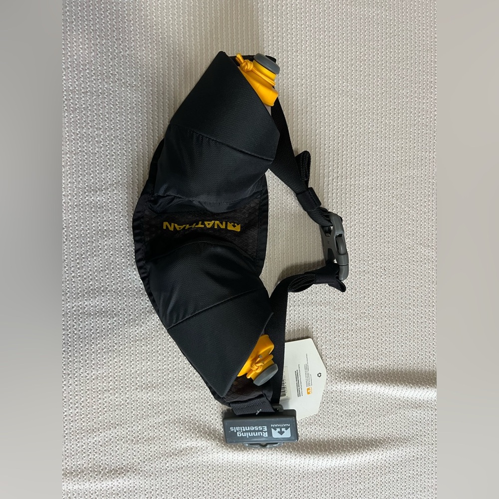 NWT Nathan Essentials 5K Hydration Belt Water Bottle Holder